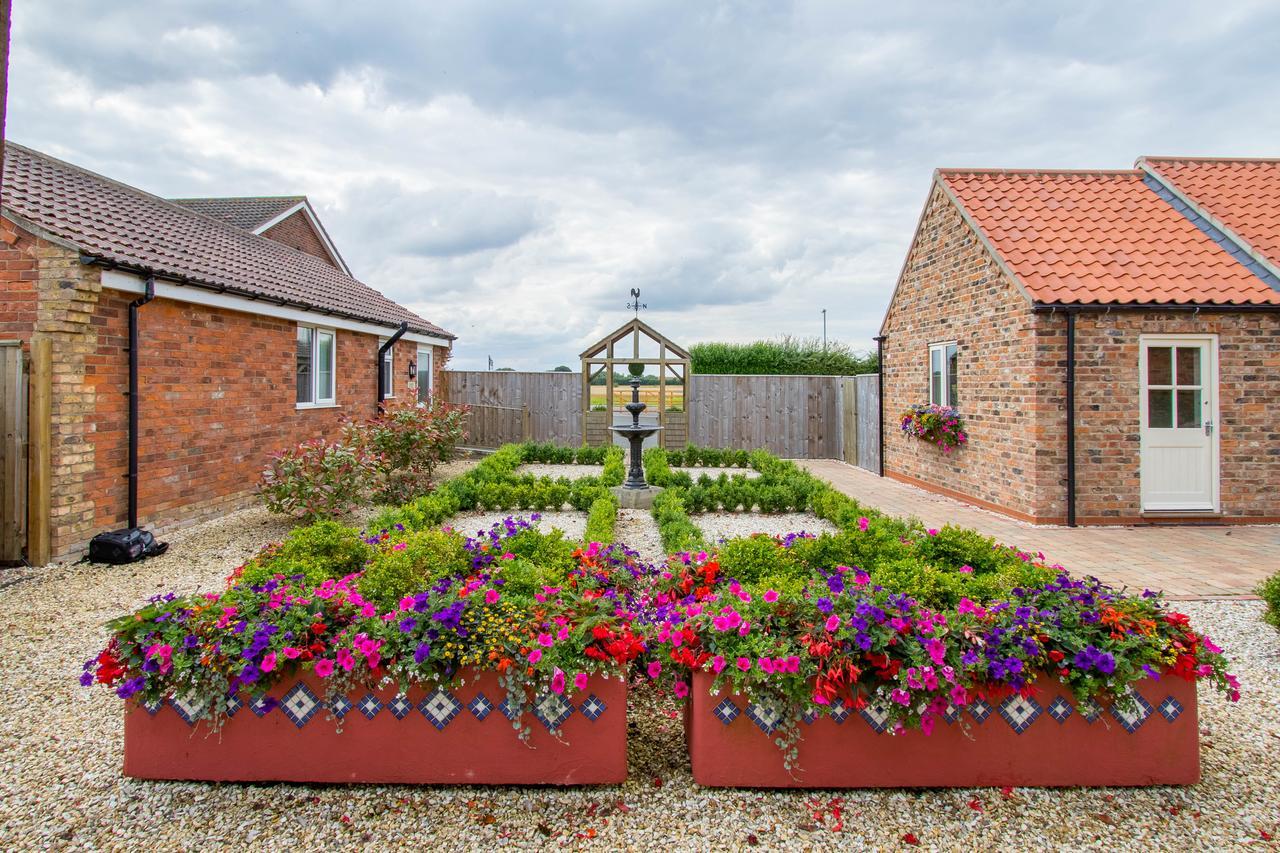 Meals Farm - Courtyard Room North Somercotes エクステリア 写真